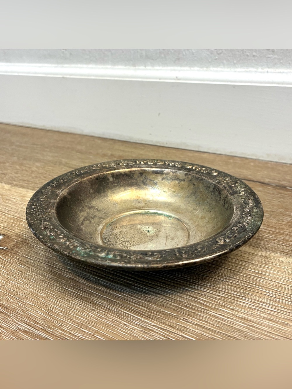 Vtg Sheridan Silverplate Bowl 6.5” Ornate Floral Rim Footed Serving Dish Patina